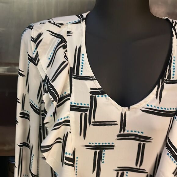 Small Cato black/white long sleeve v-neck geometric stripe lantern sleeve blouse - Picture 3 of 12